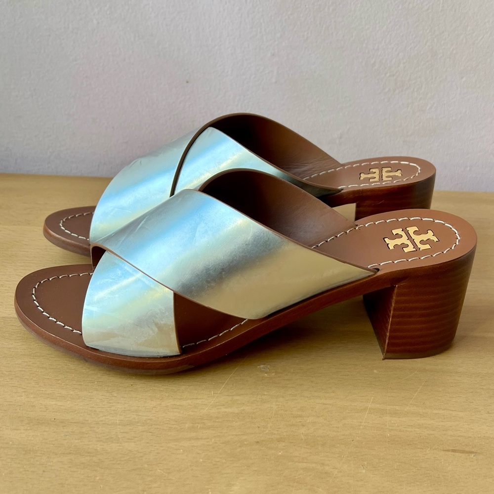 TORY BURCH SILVER METALLIC MONTROSE STACKED BLOCK HEEL SLIDE SANDALS BRAND NEW - Picture 2 of 16